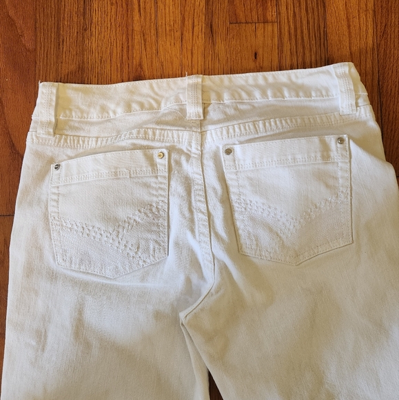White House Black Market White Cropped Ankle Jeans Size 2 - Picture 6 of 9